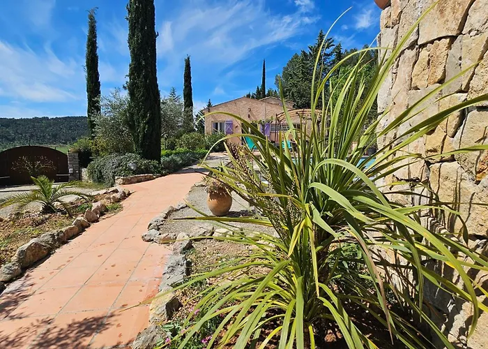 Aux Trois Cypres Salernes En Provence