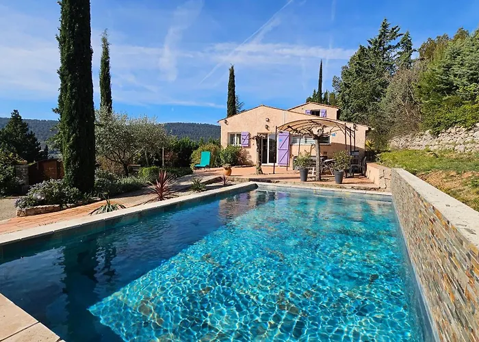Aux Trois Cypres Salernes En Provence