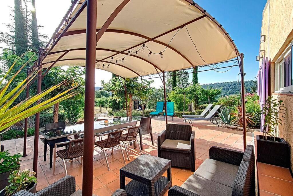 Aux Trois Cypres En Provence Holiday home *