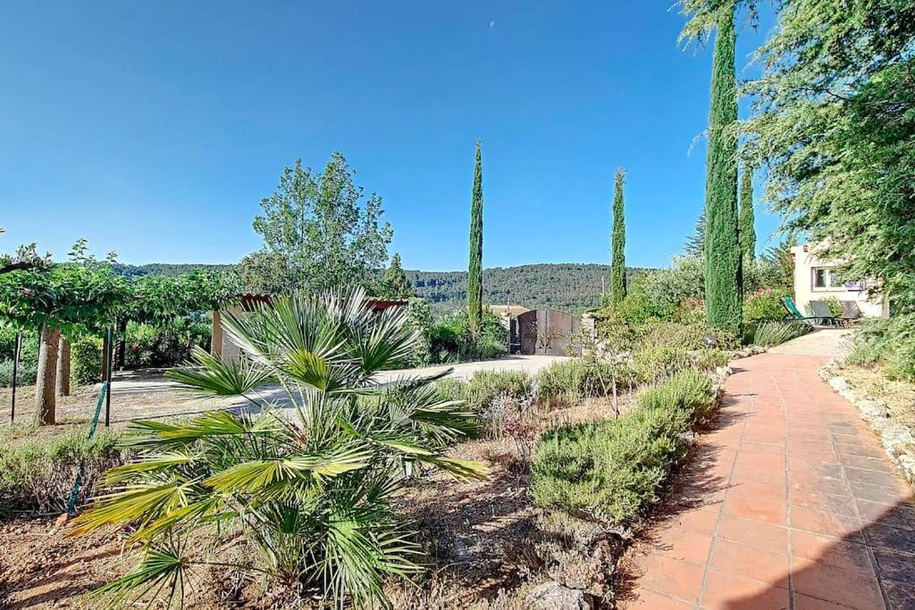Ferienhaus Aux Trois Cypres En Provence Salernes