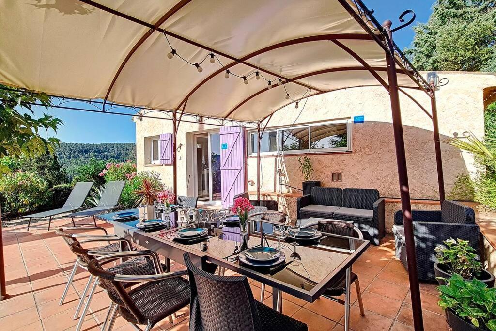 Aux Trois Cypres En Provence Holiday home Salernes