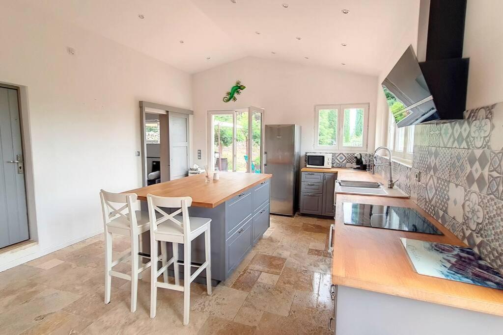 Ferienhaus Aux Trois Cypres En Provence *