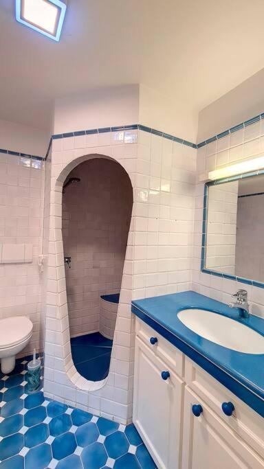 Aux Trois Cypres En Provence Holiday home *