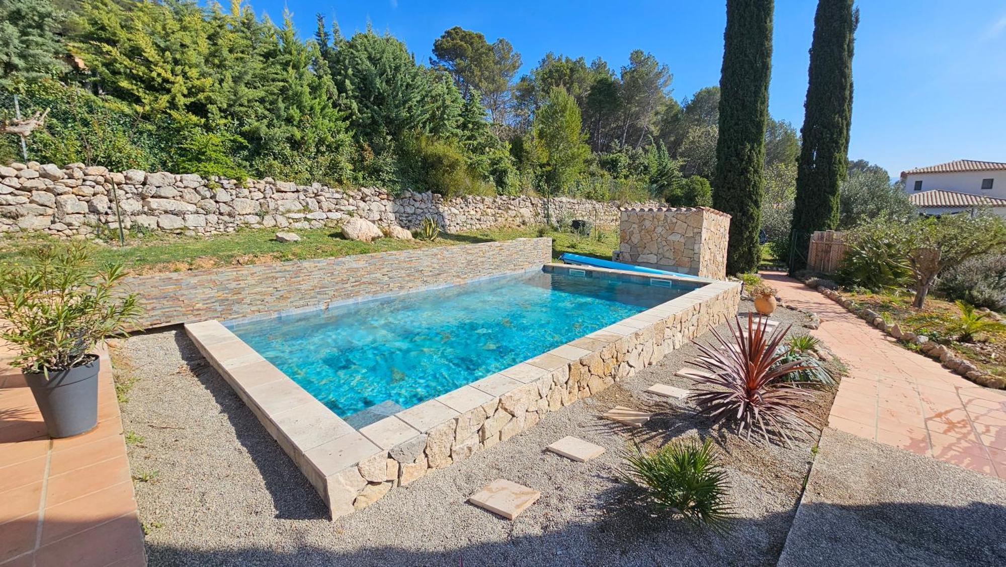 Aux Trois Cypres En Provence Holiday home Salernes